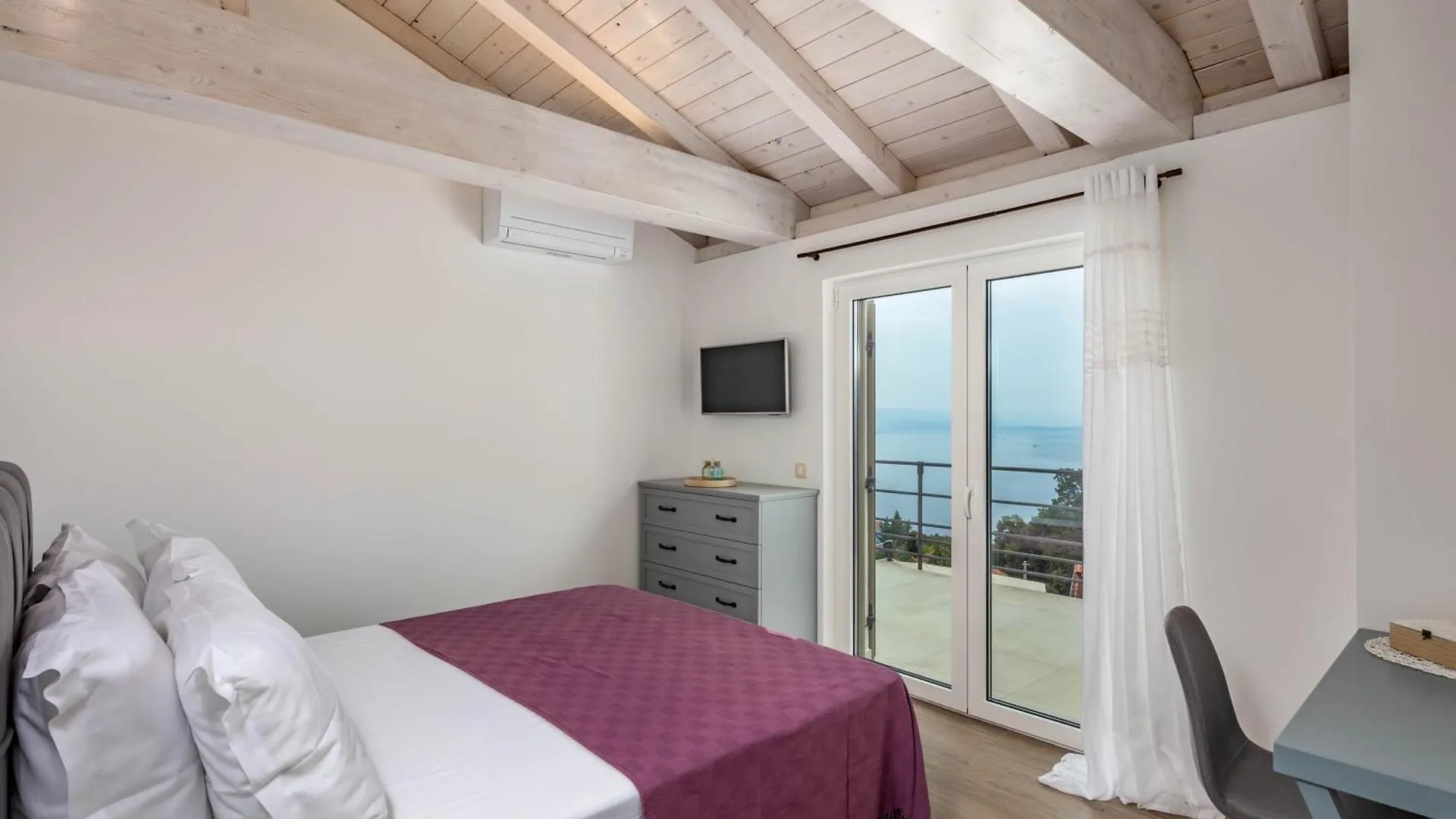 Luxury Villa Dana Indoor Pool And Sauna - Happy Rentals Icici