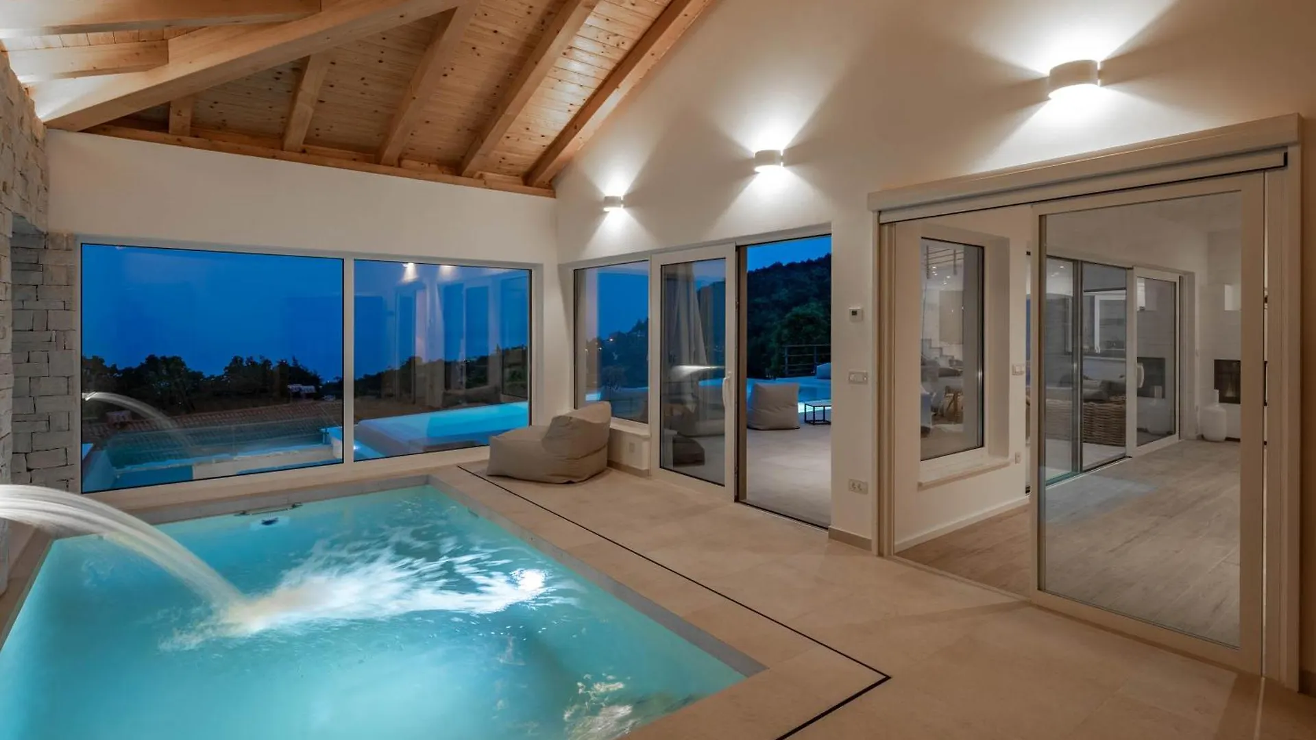 Luxury Villa Dana Indoor Pool And Sauna - Happy Rentals Icici