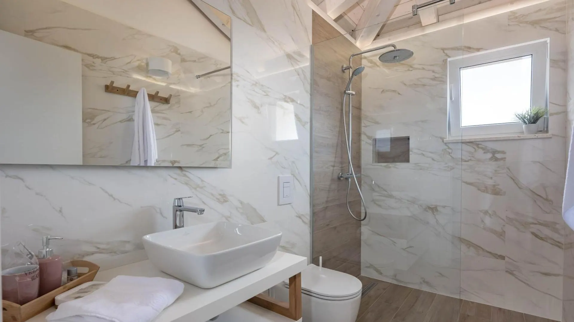 Luxury Villa Dana Indoor Pool And Sauna - Happy Rentals Icici 0*,  Croatia