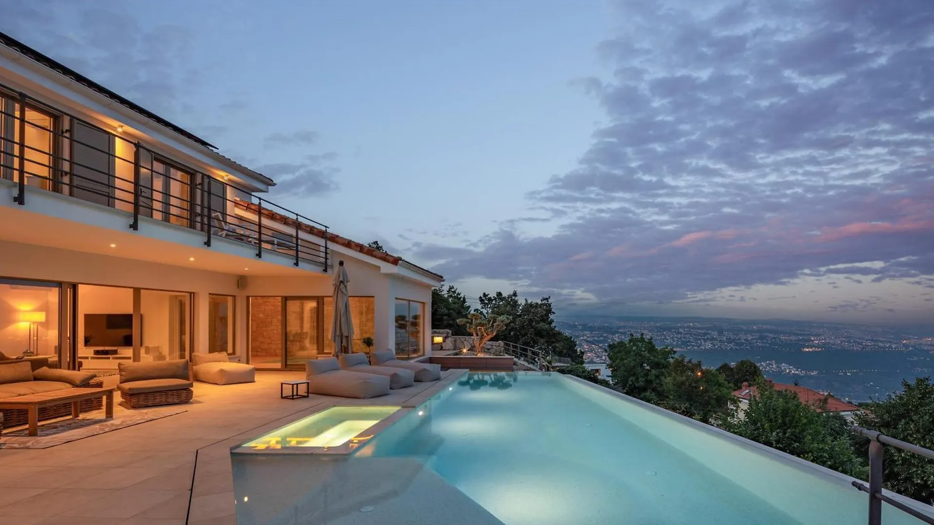 Luxury Villa Dana Indoor Pool And Sauna - Happy Rentals Icici