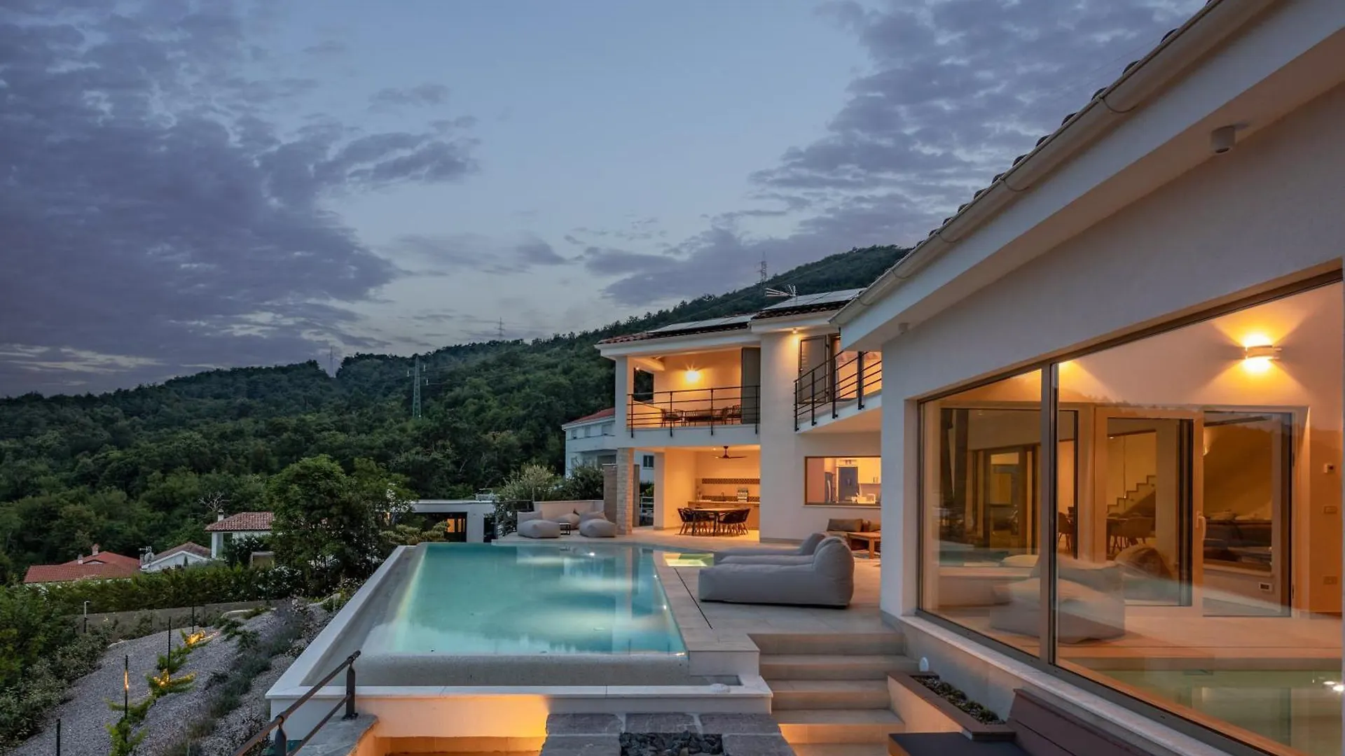 Luxury Villa Dana Indoor Pool And Sauna - Happy Rentals Icici